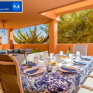 Ample Luxury Fancy Golf & Padel Apartment Marbella